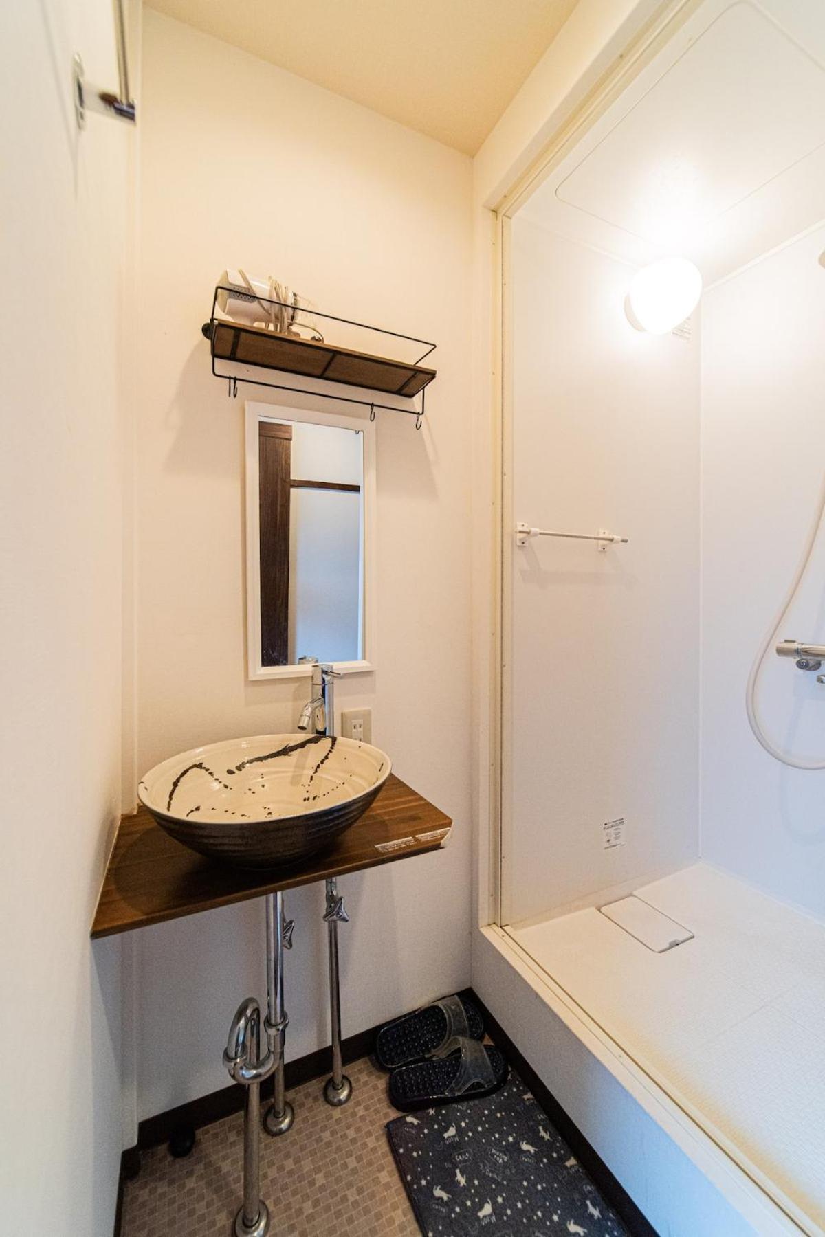 5 Minutes From Shijo Omiya Station, In The Center Of Kyoto, A Group, *